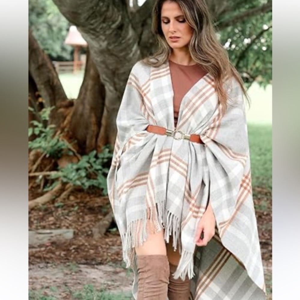 Rewind‎ Beige and Black Plaid Scarf
